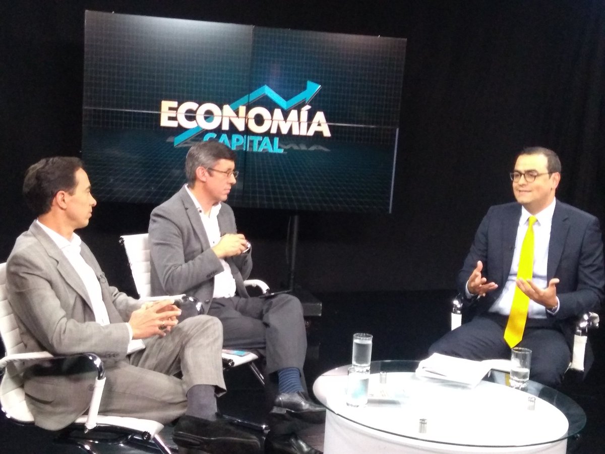 JCastroS's tweet photo. #LaLeyTICEsProgreso| Este  proyecto de ley busca conectar a todos los colombianos y cerrar las brechas en las regiones. A la fecha ya fue aprobado en 1er debate del Proyecto de Ley de Modernización TIC por las Comisiones Sextas de @SenadoGovCo y @CamaraColombia. #EconomíaCapital https://t.co/7gtpqHvWAK