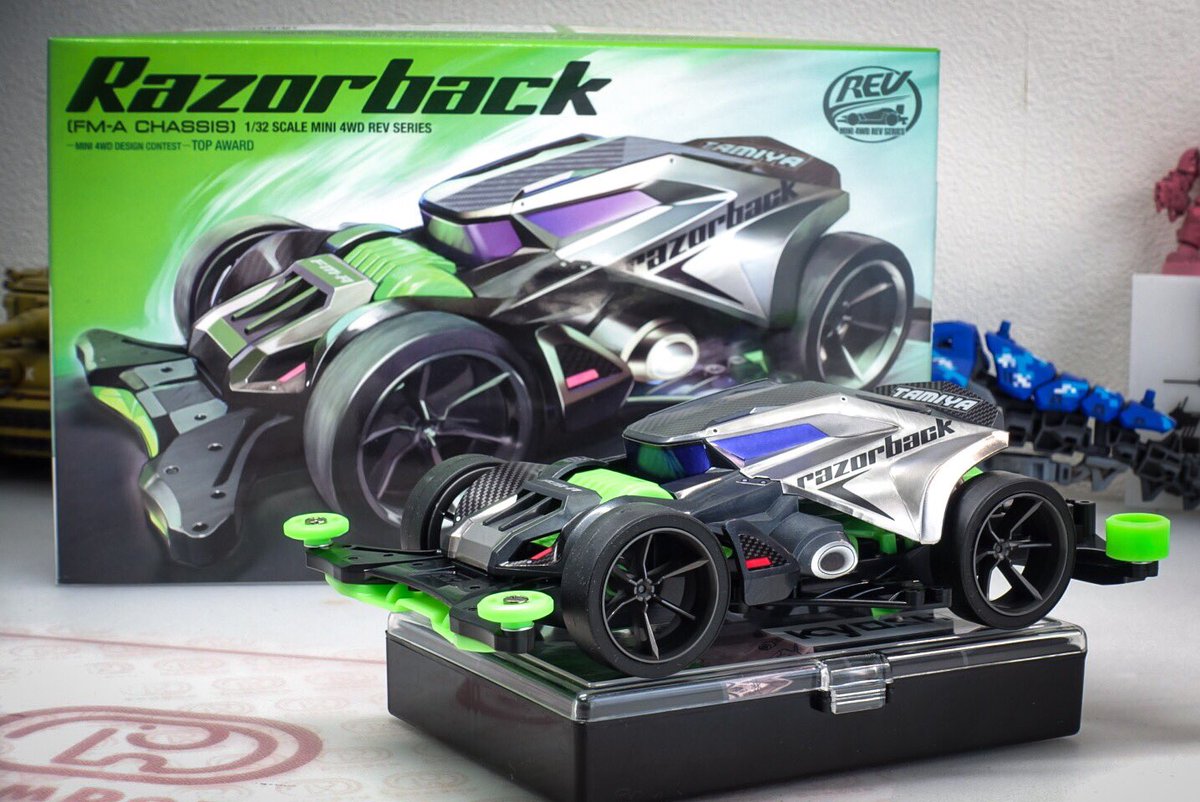 最新ミニ四駆のレイザーバック、素組みでこのカッコよさ。もう1個買っ
