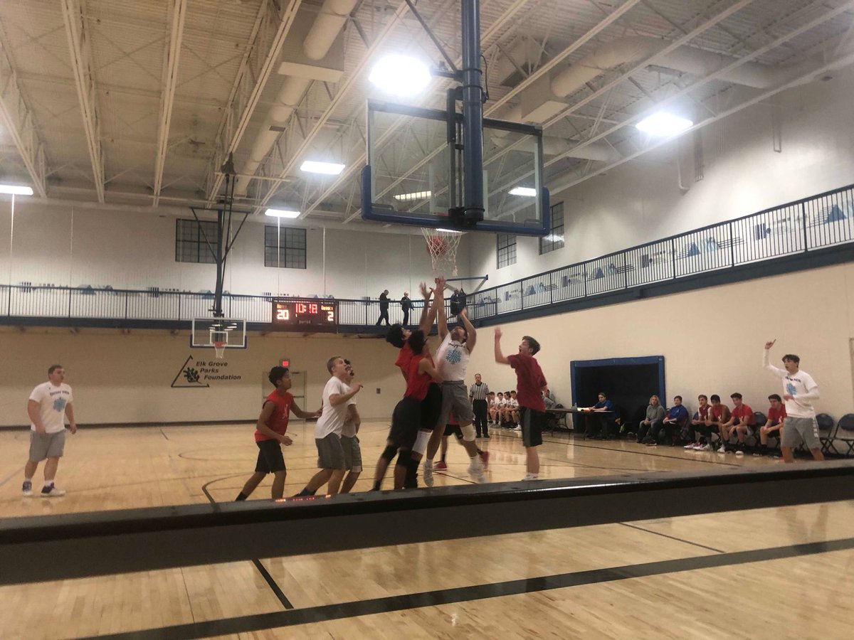 SnowmenHoops's tweet photo. Your Snowmen improve to 2-0 with a huge 61-27 W in front of team owner @BmarcucciBobm!!!

#Kia’s 🔑 to the game:
Showtime Klenuik - 16
Joey Broseph - 15
Theo Ratpoo - 9 (Off the bench)
 
Great win boys ☃️❄️ #IcedOut https://t.co/s0DBUi8NTV