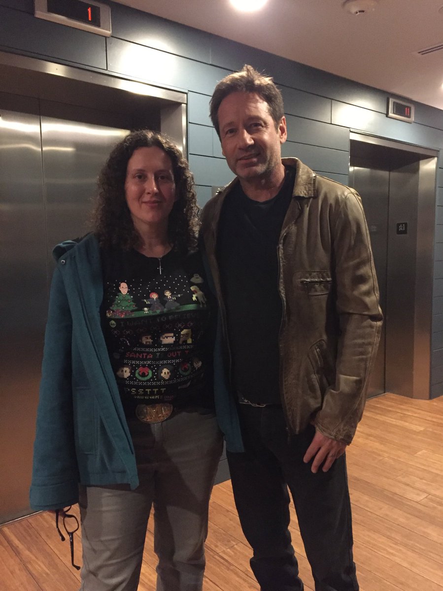 2018/12/09 - One Night with Davd Duchovny in Nashville - Page 2 DuBd_EFWsAc3klJ