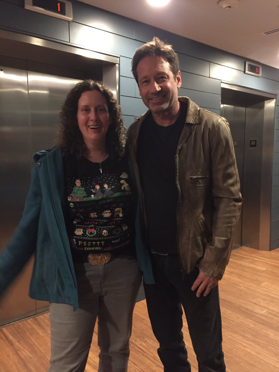 2018/12/09 - One Night with Davd Duchovny in Nashville - Page 2 DuBd_EFXgAAbx94