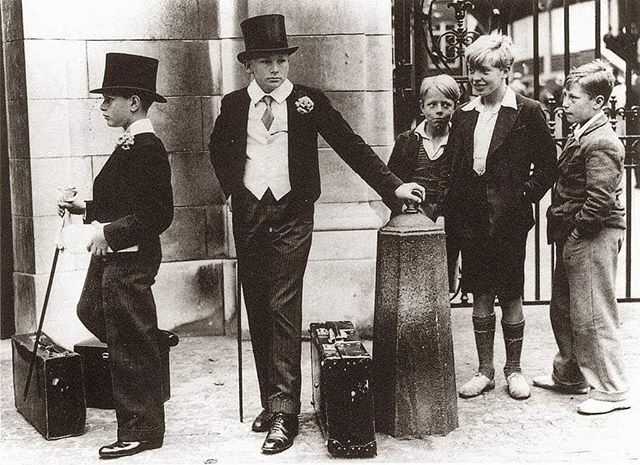 BubNames's tweet image. A divided London, 1937 .. #history #viralnetics #london #kids