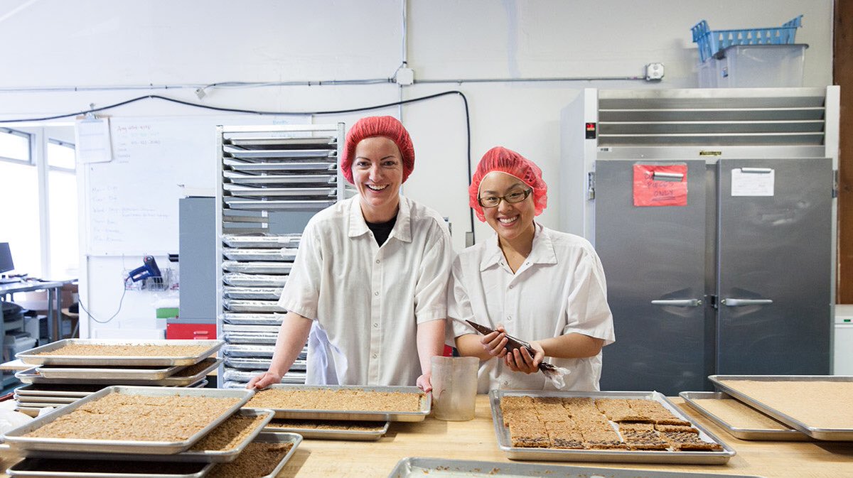 A great little story by <a href="/KCET/">KCET-TV</a> how @lacocinasf works with immigrant women to help them shine bit.ly/2zPKCim