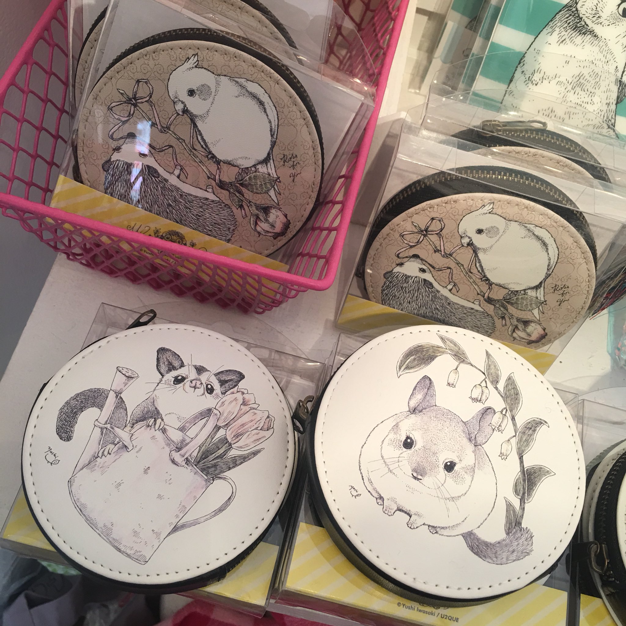 いわさきゆうし ハリネズミ以外の動物も持ってきました いわさきゆうし 個展 は 恵比寿 駅にて ハリネズミとぼくの6年とちょっと展 ハリネズミ Hedgehog 蝟 고슴도치 Hedgehog Exhibition Kaijublue イラスト Illustration Unihead