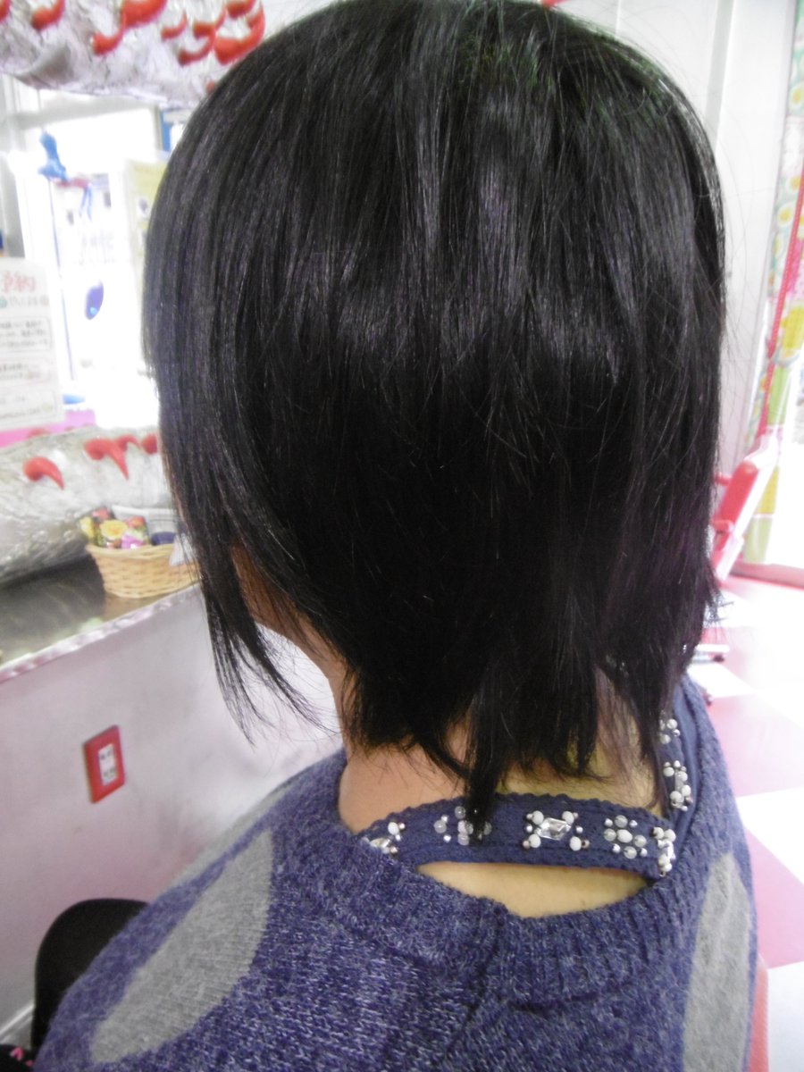 bouzu micrus 個性的なヘアを創ってみます ゲストは常連のnさん アシメ ツーブロ インナーカラーで個性的に Before After 12月は2人営業ですので早目のご予約をお願いします ボウズミクラス 本八幡美容室 アシメ 個性派