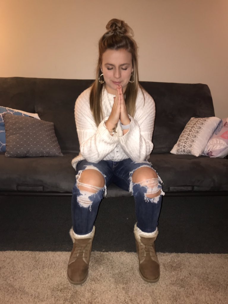 murphyypaige's tweet photo. Me- “Alexa, pray for my finals.”                  Alexa- “I’m not sure I understand.” https://t.co/B7nAbkBgL6