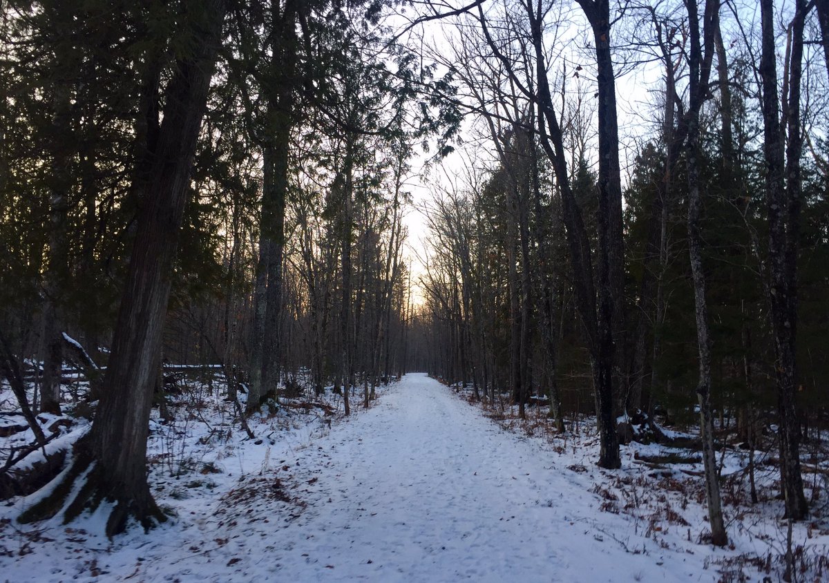 BaihlyWDIO's tweet photo. Sunset hike at #JayCooke today ๐ https://t.co/AZ2gprbEzl