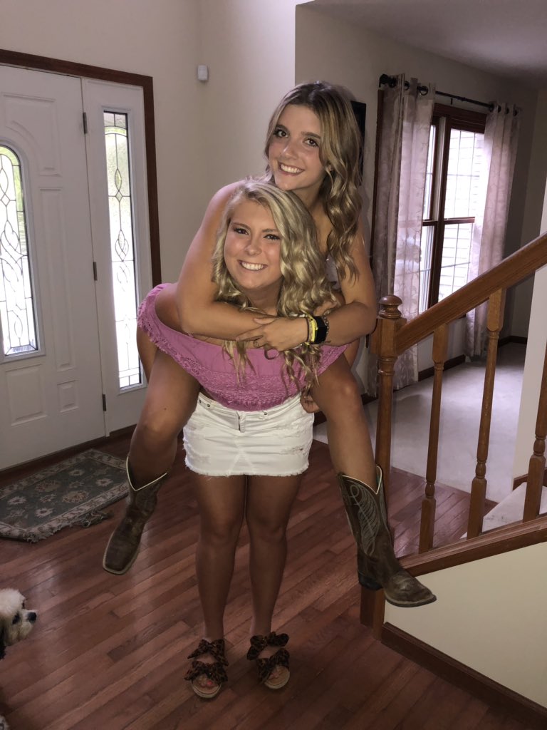 annabelle__hope's tweet photo. Happy 21 bday to my bestie since 5ever pls stay alive wish I could be there!!! See u soon love u a million @lexiiiimccoy https://t.co/z0voAlCVF6
