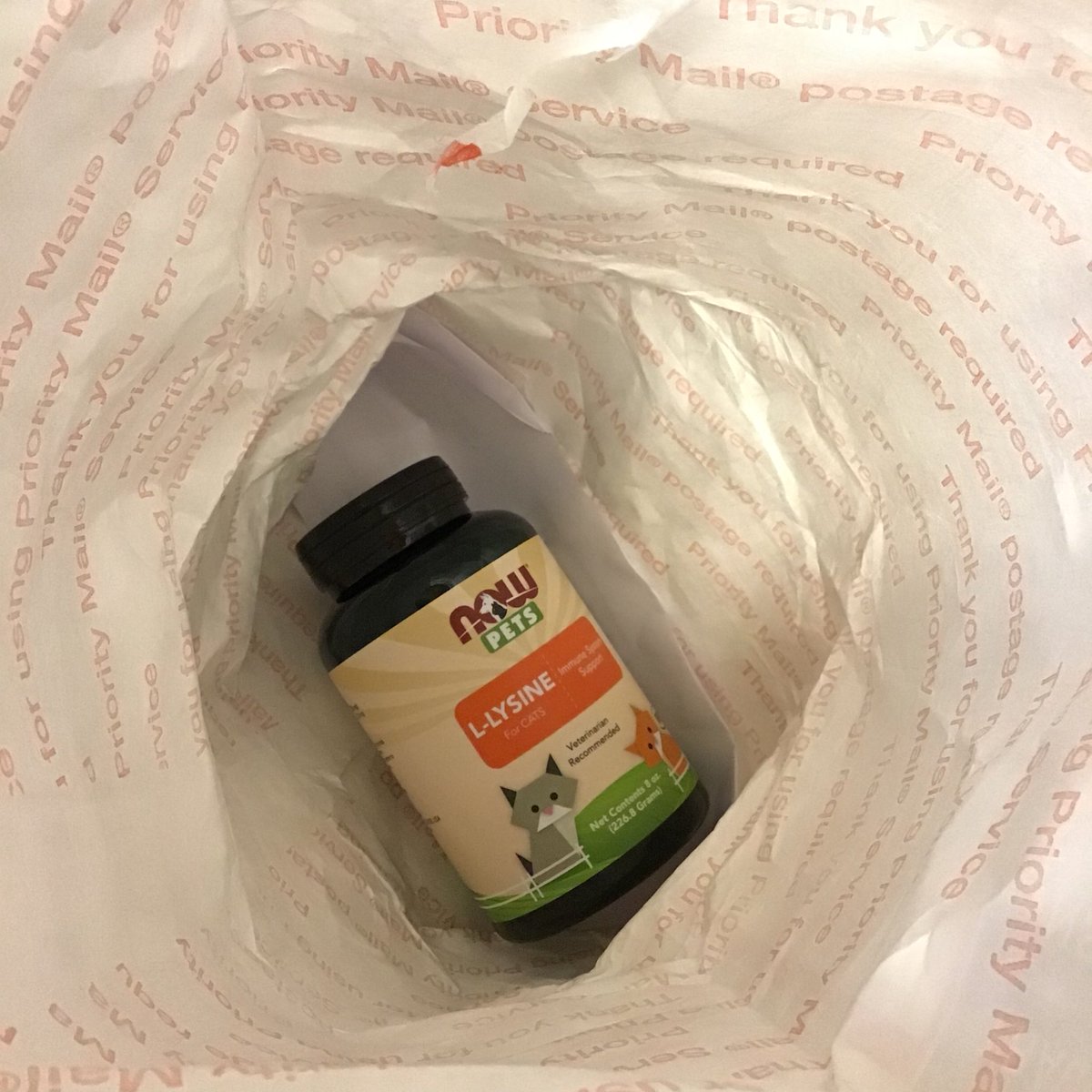 tarim73530469's tweet image. 楽天で購入したnow foodsのLリジンのサプリ。226g入ってこのお値段はお得。送料入れても約2500円ってコスパ良すぎ。

アメリカから送られて来るんですがペラい紙袋にボーン‼︎って入ってます🤣破損が無くてよかった🤣

#Lリジン #グルテンフリー #サプリメント #猫好き #健康 #猫風邪 #nowfoods
