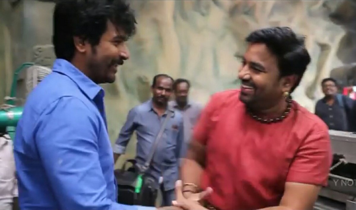 Wish you happy Birthday @actorshiva brother 🎊🎉

  Wishes by all @Siva_Kartikeyan
Anna fans 😊

#HBDShiva
#HappyBirthdayShiva