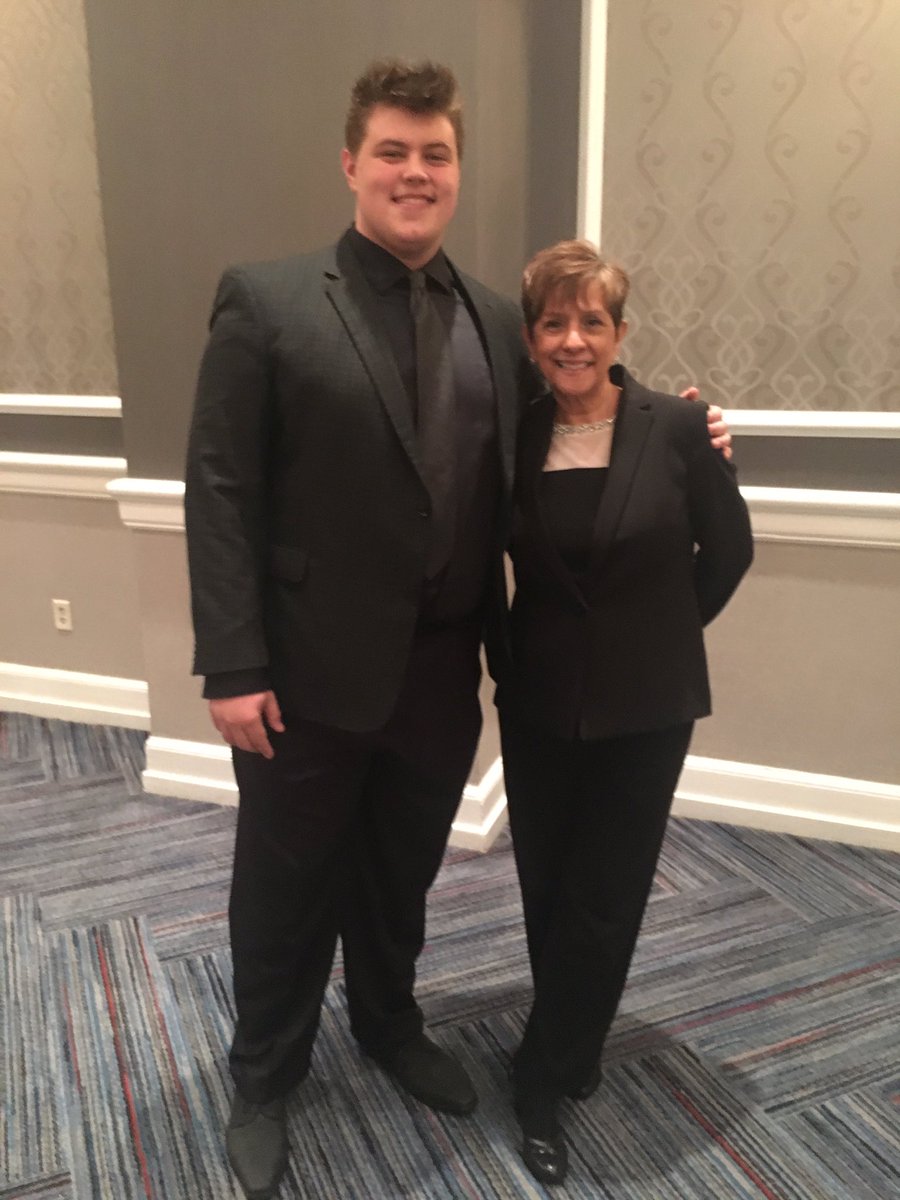 Mamabearluvs's tweet image. An incredible first Wayne State Banquet with our new family! #weblessed 💚💛🏈 #Trenches @WSUWarriorFB @CoachWooster @Leefball1 @noahnicklin