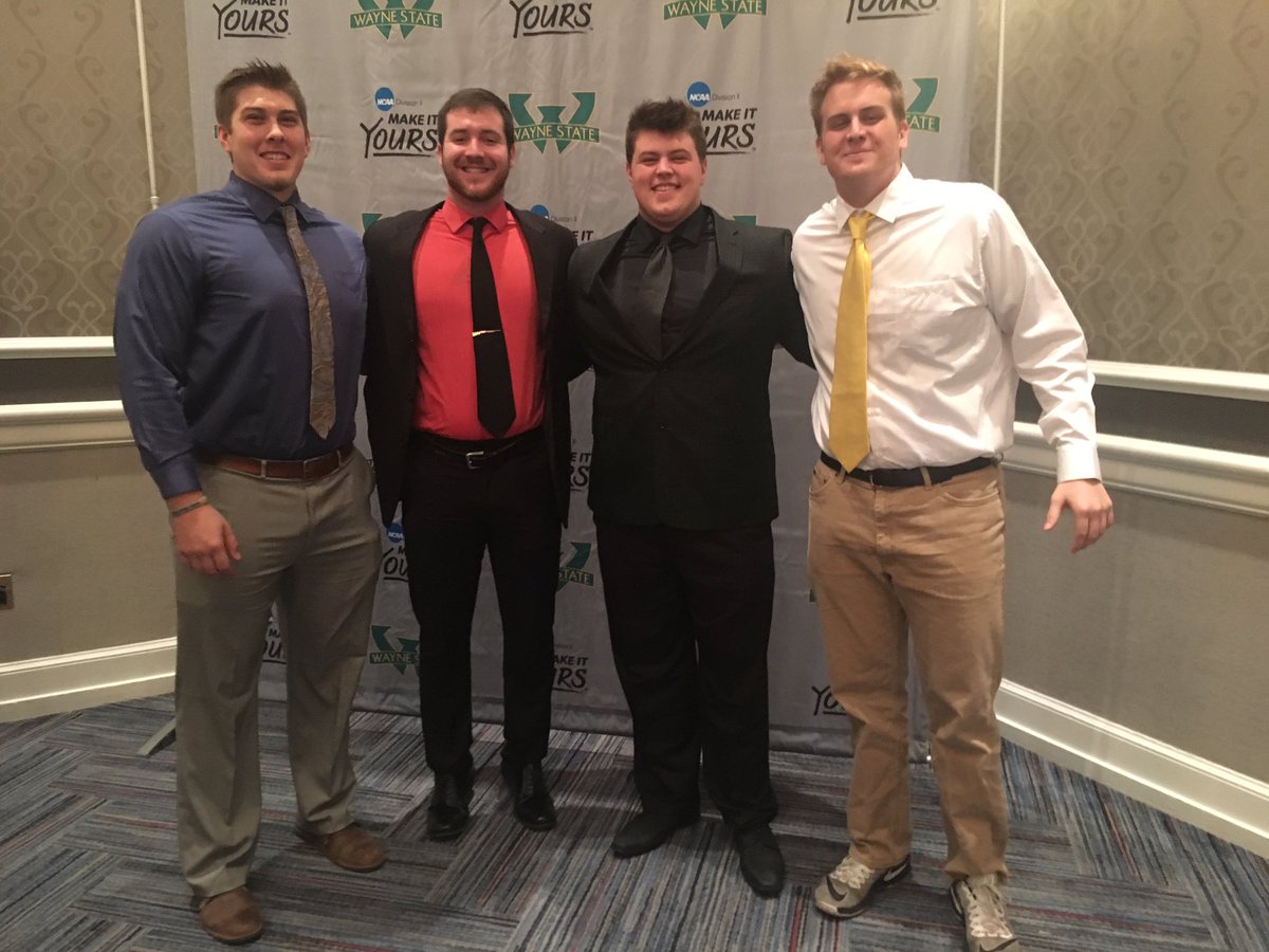 Mamabearluvs's tweet image. An incredible first Wayne State Banquet with our new family! #weblessed 💚💛🏈 #Trenches @WSUWarriorFB @CoachWooster @Leefball1 @noahnicklin