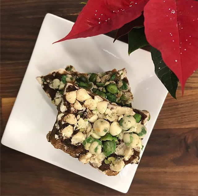 goosesgoodies's tweet photo. Thanks! goosesgoodiessc: White Chocolate, Wasabi Peas and Espresso count as dinner, right?  It does look very similar to our favorite veggie and starch!  We goosesgoodies think is always acceptable to count #toffee as a food group.  Enjoy toffee always a… https://t.co/ETfj7U5ubF
