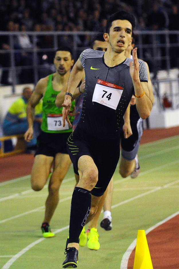 Ustanak202's tweet photo. Srpski atletičar Elzan Bibić juče je osvojio bronzanu medalju na juniorskom Evropskom prvenstvu u krosu, koje je održano u holandskom gradu Tilburgu. Bibić je deonicu od šest kilometara istrčao za 18 minuta i 11 sekundi. #superSPORT202 #elzan #bibić https://t.co/3Q8ziY1c30