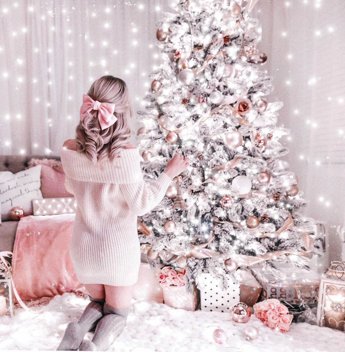 lexpyfrom's tweet image. Enjoying my #pinkchristmas &amp;amp; a snow storm ❄️ jadorelc.com