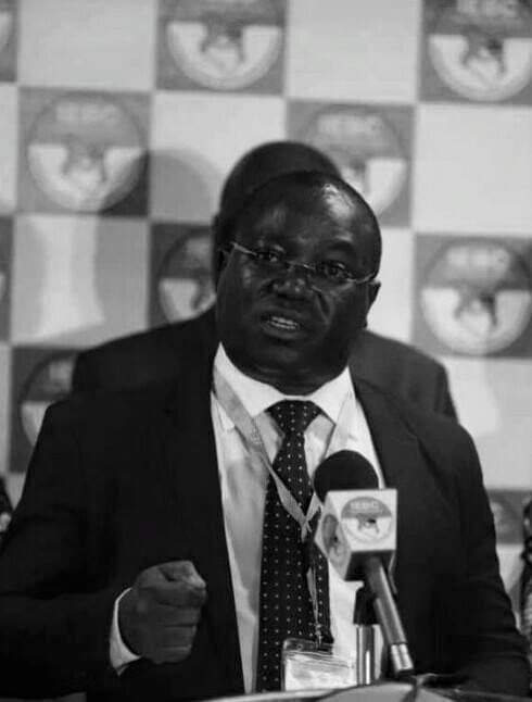 ShimakaJr's tweet photo. #HumanRightsDay Can someone explain to me why #ChrisMusando met his untimely early death. Before you think of how Nyanza will be reconciled. Why did they deserve to die? It is very painful sometimes to talk about.
#SayNoToUjinga
#Baadae https://t.co/M5HJzspHKK