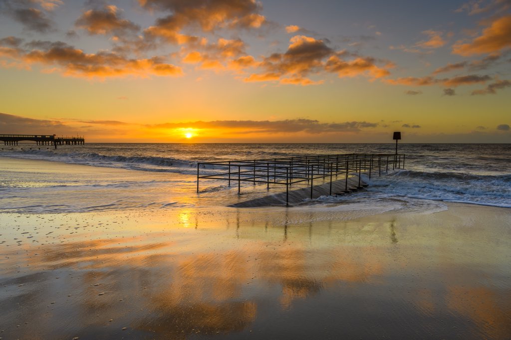 Yesterday in boscombe 
#WexMondays 
#appicoftheweek
#sharemondays2018
#StormHour 
#EarthCapture