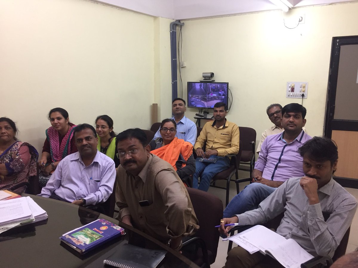 hitesh48380941's tweet photo. કલોલ તાલુકા કાનૂની સમિતિ દ્વારા વર્લ્ડ એન્ટી કરપેશન ડે નિમિત્તે માર્ગદર્શન શિબિર નું આયોજન પ્રવીણભાઈ દ્વારા માર્ગદર્શન@CollectorGnr @PKalol @KalolMam https://t.co/7rwJl7EIsH