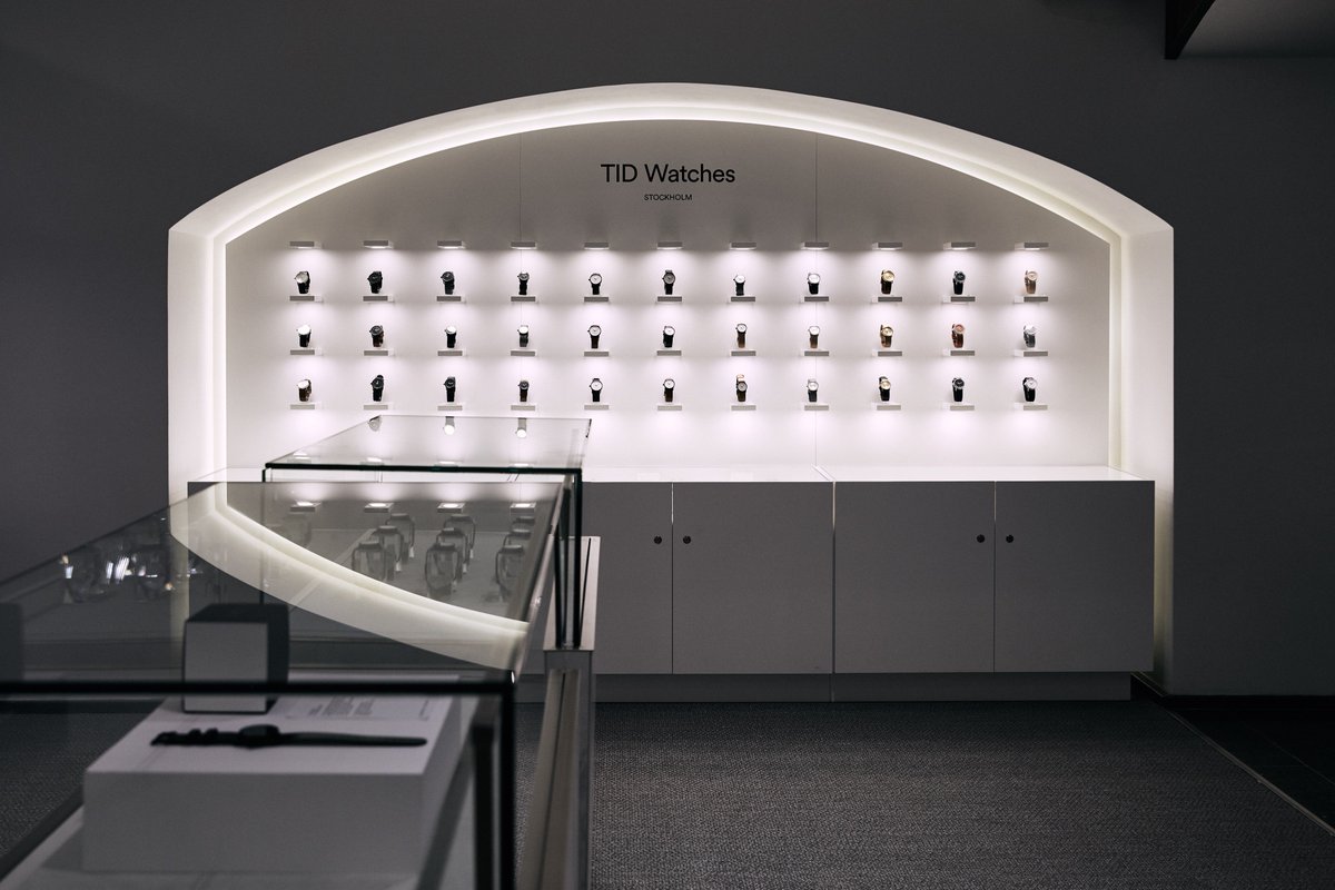 We're open at Fredmans Ur on Strandvägen 15 in Stockholm I Come and visit our new shop-in-shop and explore our full selection. Welcome!