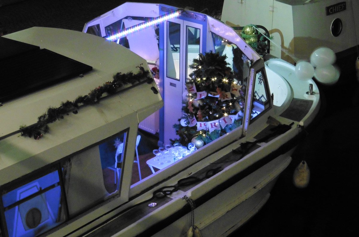 onboardtfs's tweet photo. Looking to book your last second Christmas party? Need a small venue? How about a cosy canal boat! We can host up to 14 guests, intimate and welcoming just for your friends and family. BYOB #eastLondon #Riverlea #Limehouse #Canarywharf #Hackney #MileEnd #venuehire https://t.co/H2FrZspA8R