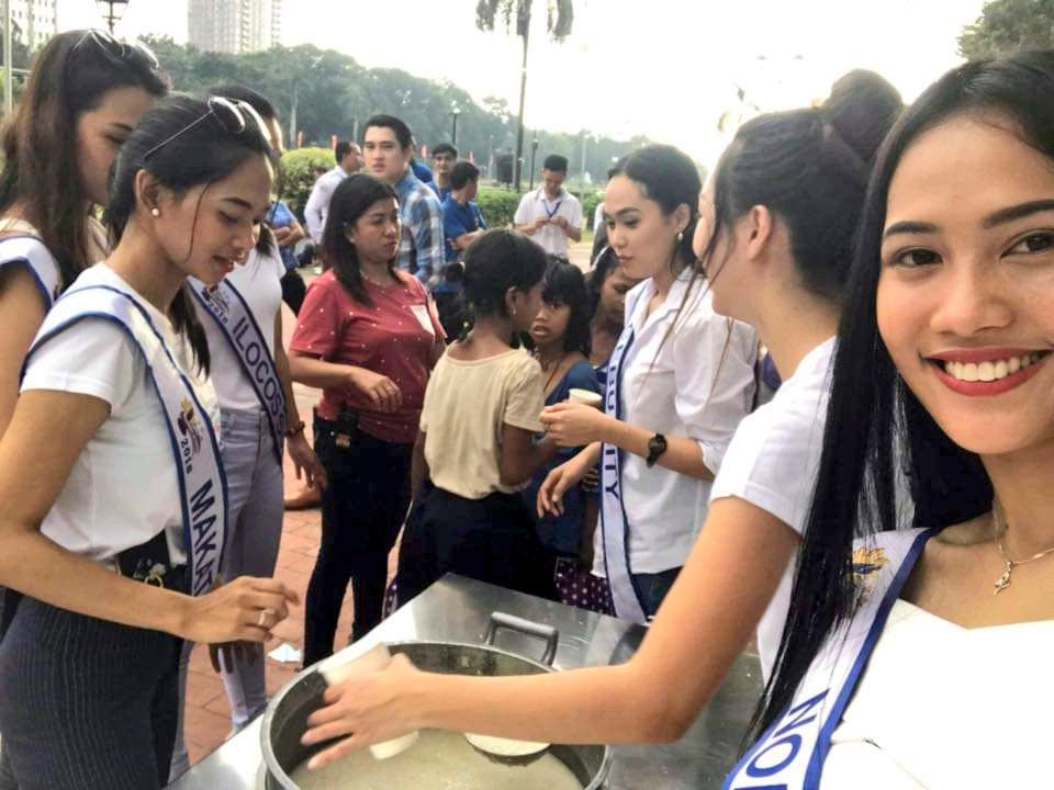 jeylekss's tweet photo. Charity day at the Rizal Park ❤
#LovelyDay 
#latepost https://t.co/ytPoXwtP6L
