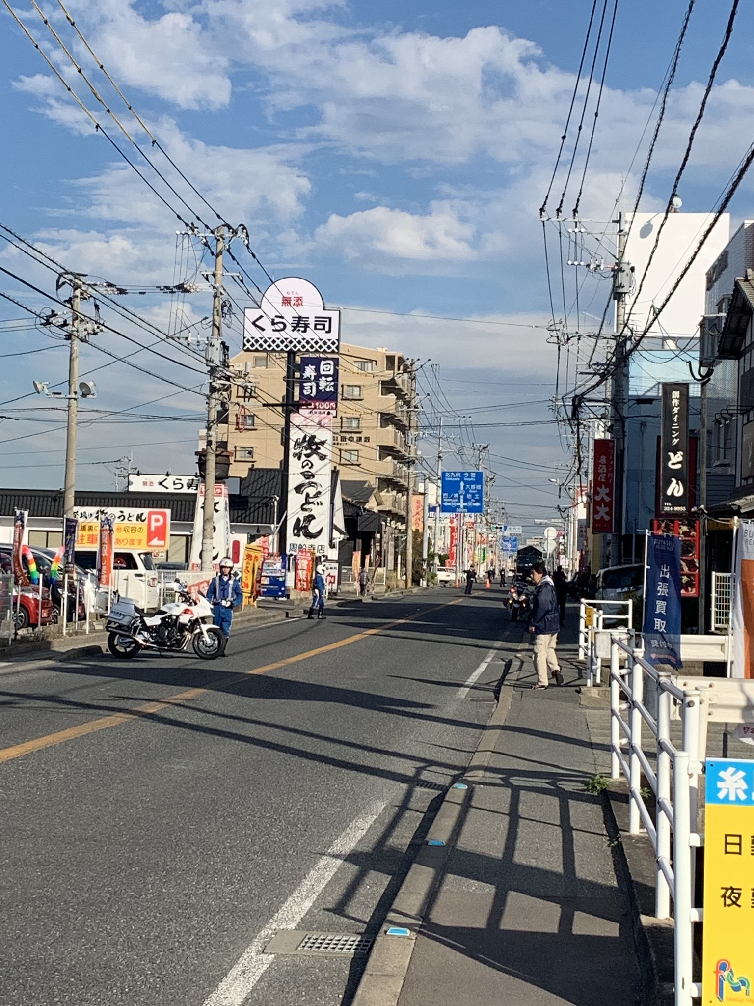 糸島市高田の周船寺で交通事故の現場画像