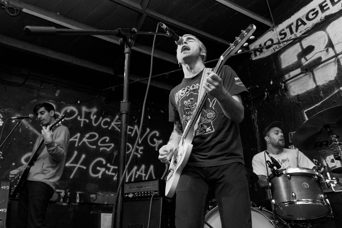 slowbloomband's tweet photo. @jvphotoandvideo caught us running a muck last night. https://t.co/IoISip4Zdr