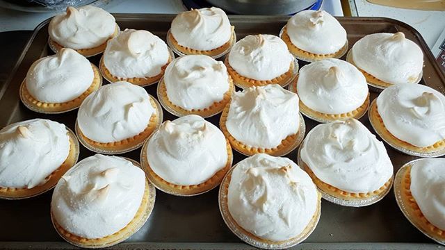 billyblackguard's tweet photo. Lemon meringue pies/tarts. First time baking in over half a year.

Didn't get to do a test bake with this recipe, so it's not quite what I wanted to deliver. 
Still tastes good though. https://t.co/BvscU8Qj7f https://t.co/g3KRqeieox