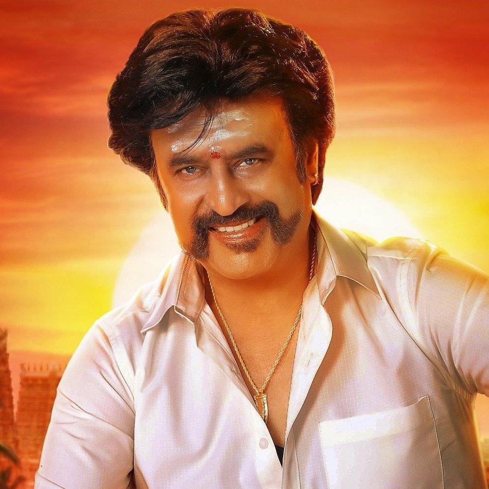 varshaa4u's tweet photo. #Thalaivar fav look in #Petta?
Rt - First Look (pic 1)
Like - Second Look (Pic 2)
#SuperstarRajinikanth #Superstar #Rajinikanth #rajini #2Point0 #VijaySethupathi #Petta #MaranaMass #Ullaallaa #ThalaivarBaila #ThalaivarAattam #PettaAudioLaunch #PettaAudioFromToday @RajiniFC https://t.co/QMqeCrOKTs