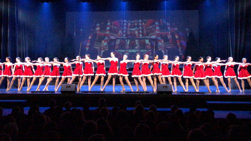 Our #Rockettes once again thrilled the audience at this year’s #HolidayShow