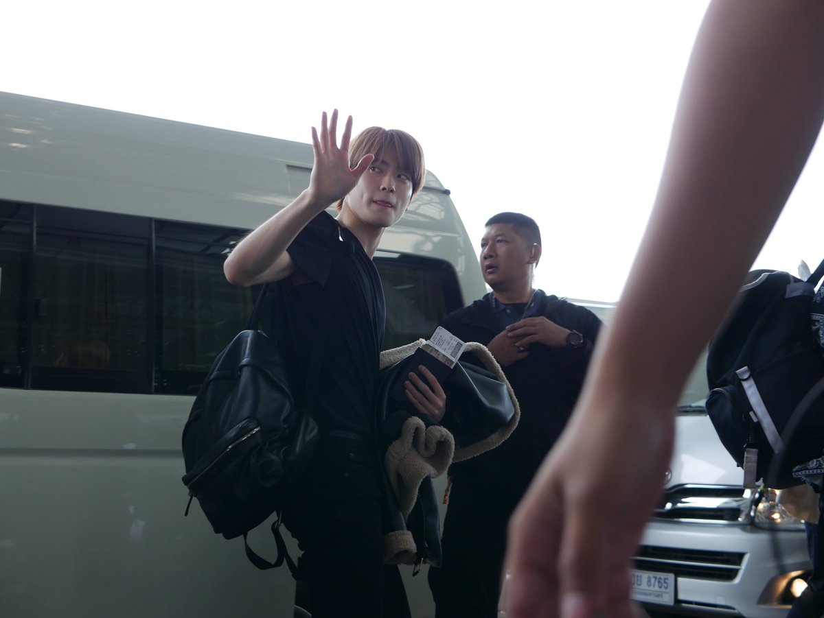 uuuallu's tweet photo. มุมนี้คือมองเทอจากที่ต่ำตามปะสาชาวบ้านตาสีตาสาคนนึง สูงส่งเหลือเกินเจ้าชายแจฮยอน ทรงพะจาเรินพะกายาหารนะพะเจ่าข่ะ
#WelcomeNCTtoThailand
#JAEHYUN
*ขออนุญาตเจ้าขอรูปนะคะ https://t.co/5HOHa4qGlM