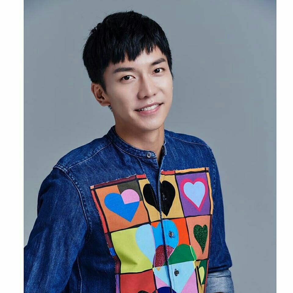 Tina_lsg's tweet photo. #Repost from @leeseunggi.official
・・・
2018년 12월 12일 오전 11시에 이승기 공식 홈페이지 리뉴얼 오픈합니다! 많이 방문해주세요!! ^^ #20181212 #11:00am #leeseunggiofficialhomepage #renewal-open #openingverysoon #이승기 #leeseunggi https://t.co/bdAR8cRfcW