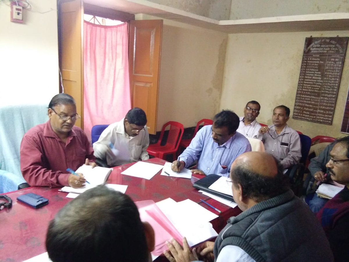 AgcsOdishaDca's tweet photo. Zonal Conference of all Asst. AGCS unit (Southern R.D.C.) and review of audit progress under the NCDC scheme at office of the AAGCS, Berhampur Audit Circle on dt-07.12.2018 by the AGCS, Odisha &amp; Joint AGCS, Odisha. https://t.co/GAIrhKQzpN