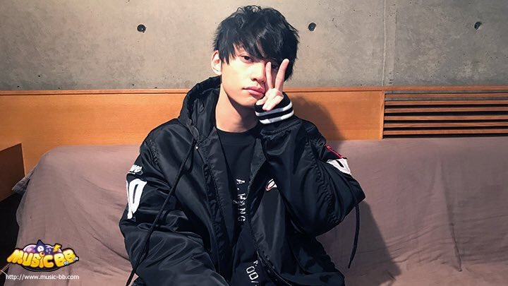 Sky_mumin's tweet photo. ねえほんとにもうすぐまた一歳、歳とる人？ https://t.co/N7hnaIfwzS