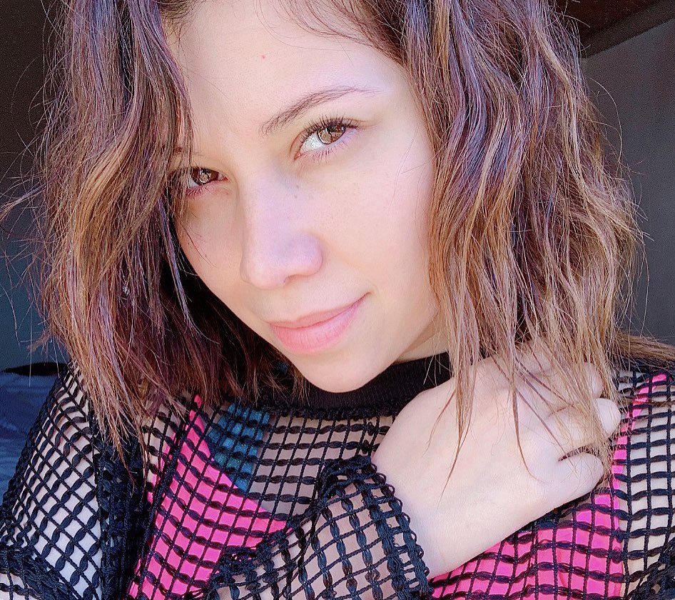 karenmoonmusic's tweet photo. Dicen por ahí que no te falle el corazón .. 🌙💕 Que no te falle🖤 https://t.co/oblHBzEMgc