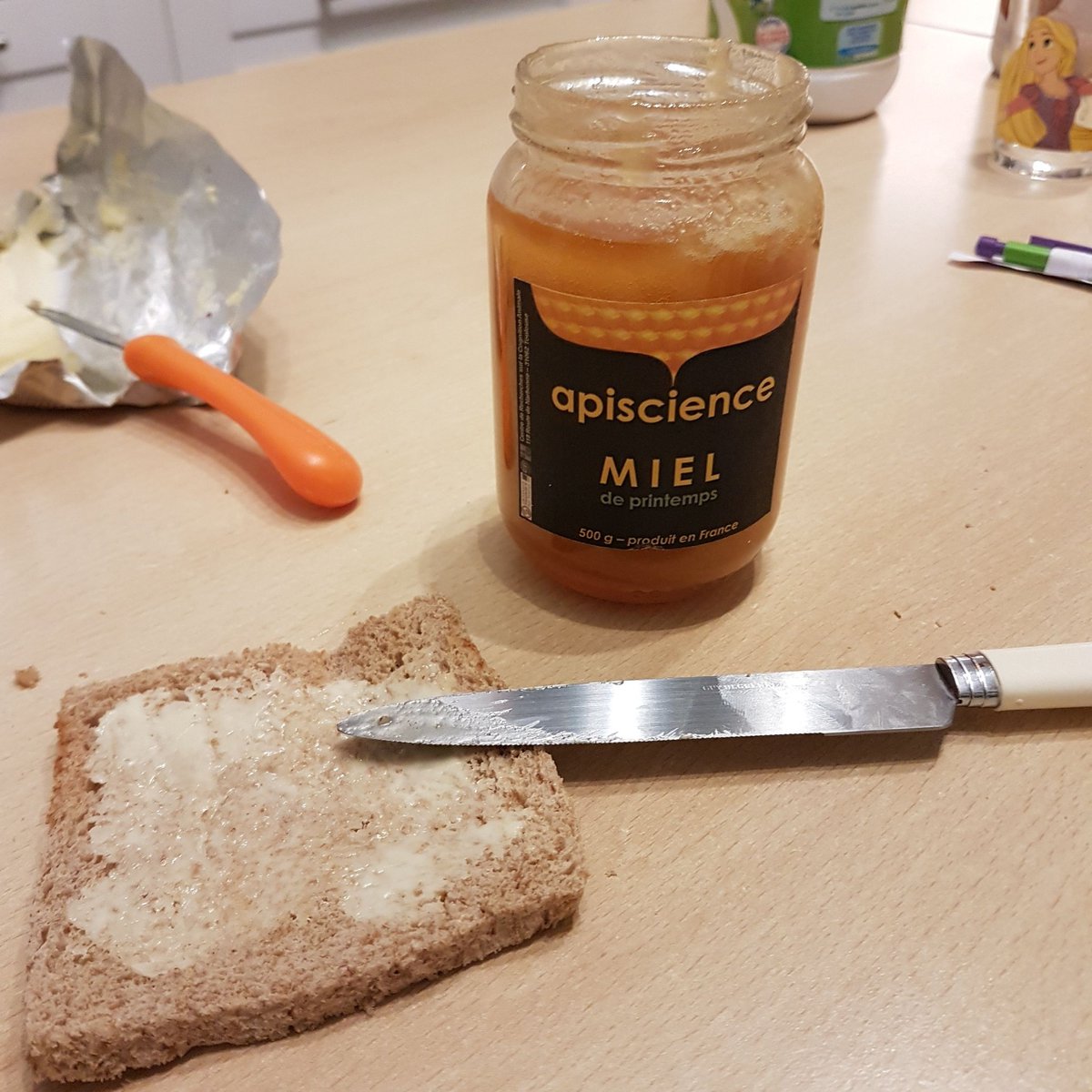 SebBritton1's tweet image. Enjoying for breakfast the really tasty #Apiscience #honey produced by the #CRCA lab @CNRS_Toulouse. Thx for the gift !
