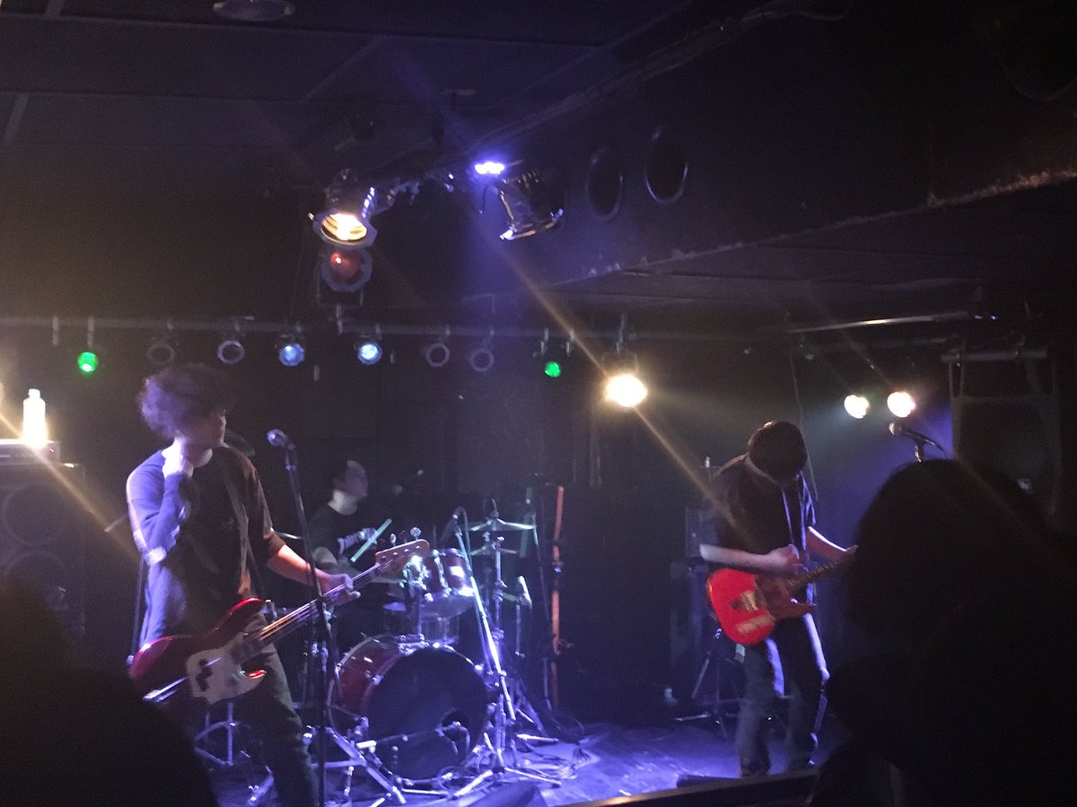 iSugaarMdk's tweet photo. 楽しかったなぁー☺️
ハッピー充電🔋
#鈴鹿ANSER #鈴鹿 #ライブハウス #バンド #DuckApple https://t.co/tPAu6mtt6y