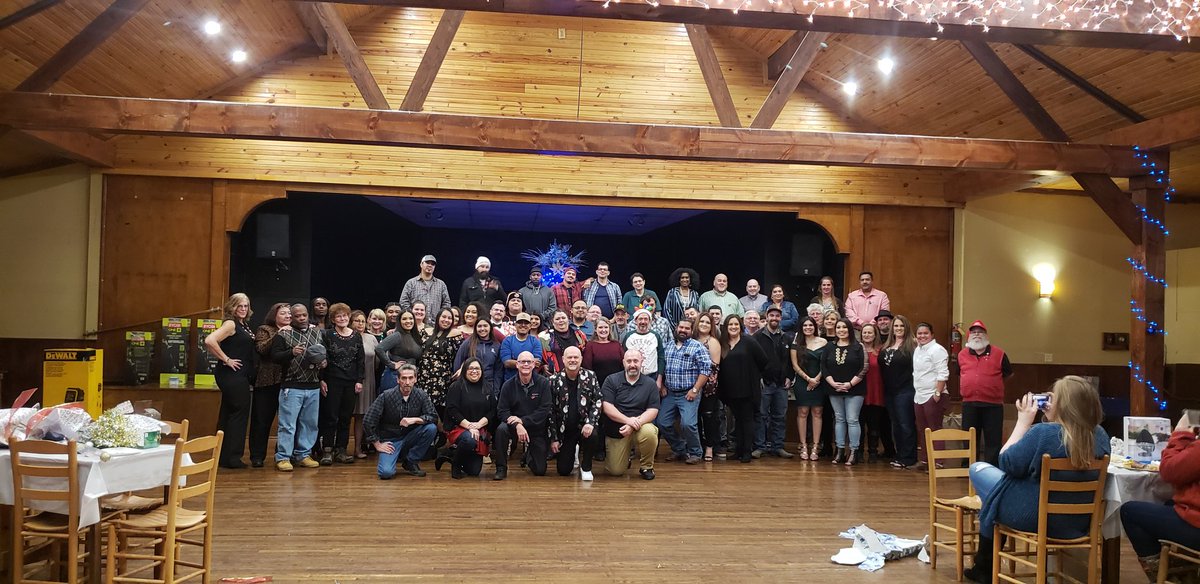 jenniemendelzon's tweet image. 6587 Christmas party.  #BOOM #tcoop @JarrodFarmer4 @FarberGary @kimbrough_mk