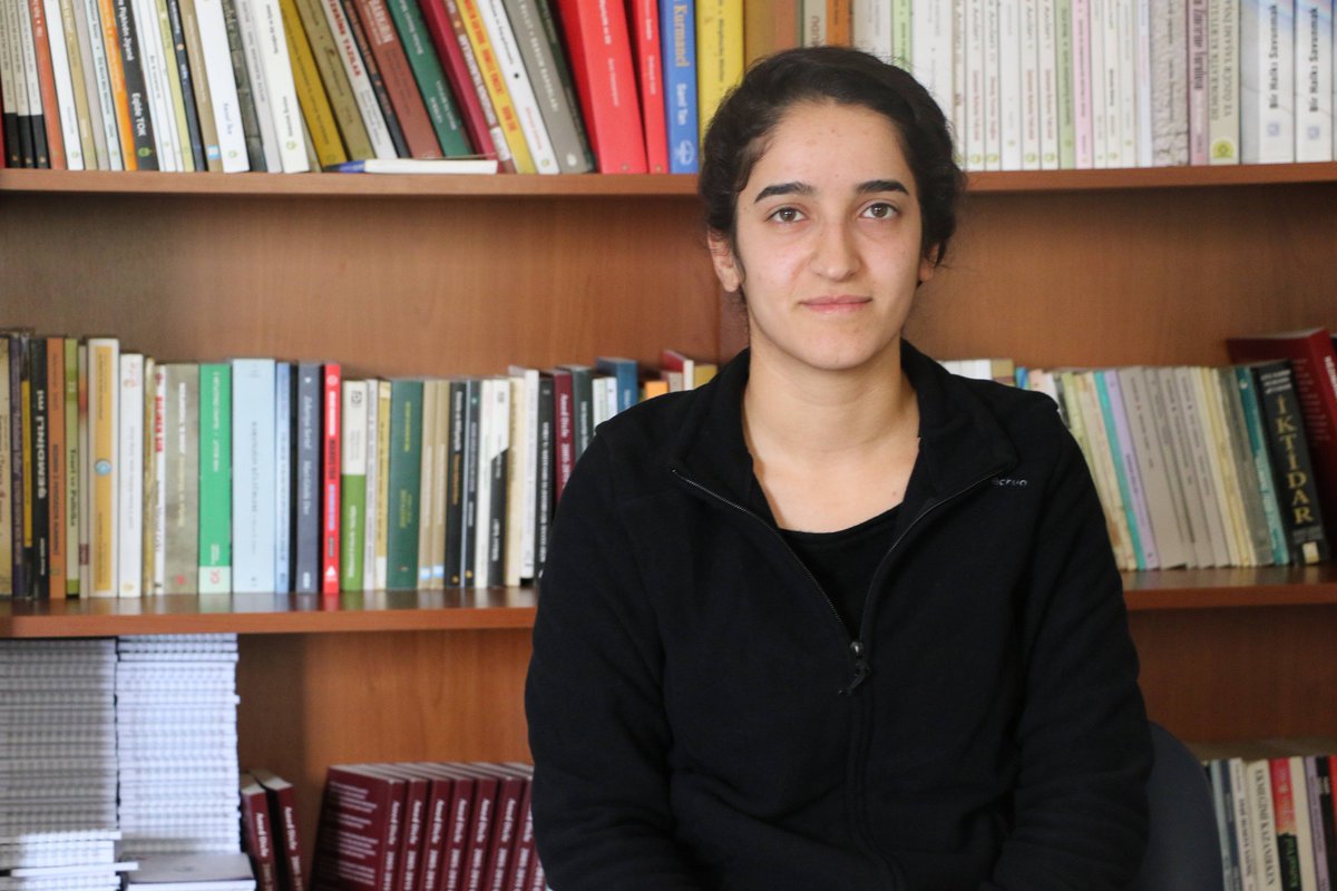 Tek gündemlerinin PKK Lideri Abdullah Öcalan üzerinde uygulanan tecridin kırılması olduğunu vurgulayan HDP Gençlik Meclisi YK üyesi Sevim Akdağ, “Bundan sonraki mücadele hattımız tecridi kırmaya yönelik olacaktır.'' dedi. 
mezopotamyaajansi12.com/tum-haberler/c…