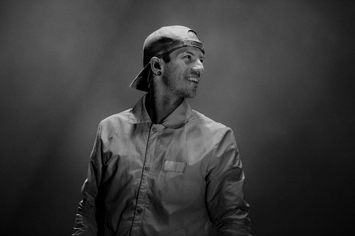 twentyonepilots's tweet photo. more stills from the US leg have been posted. the #banditotour continues tonight in Adelaide. ||-// click this: https://t.co/Xr45zvSyW9 https://t.co/r743UpjANy