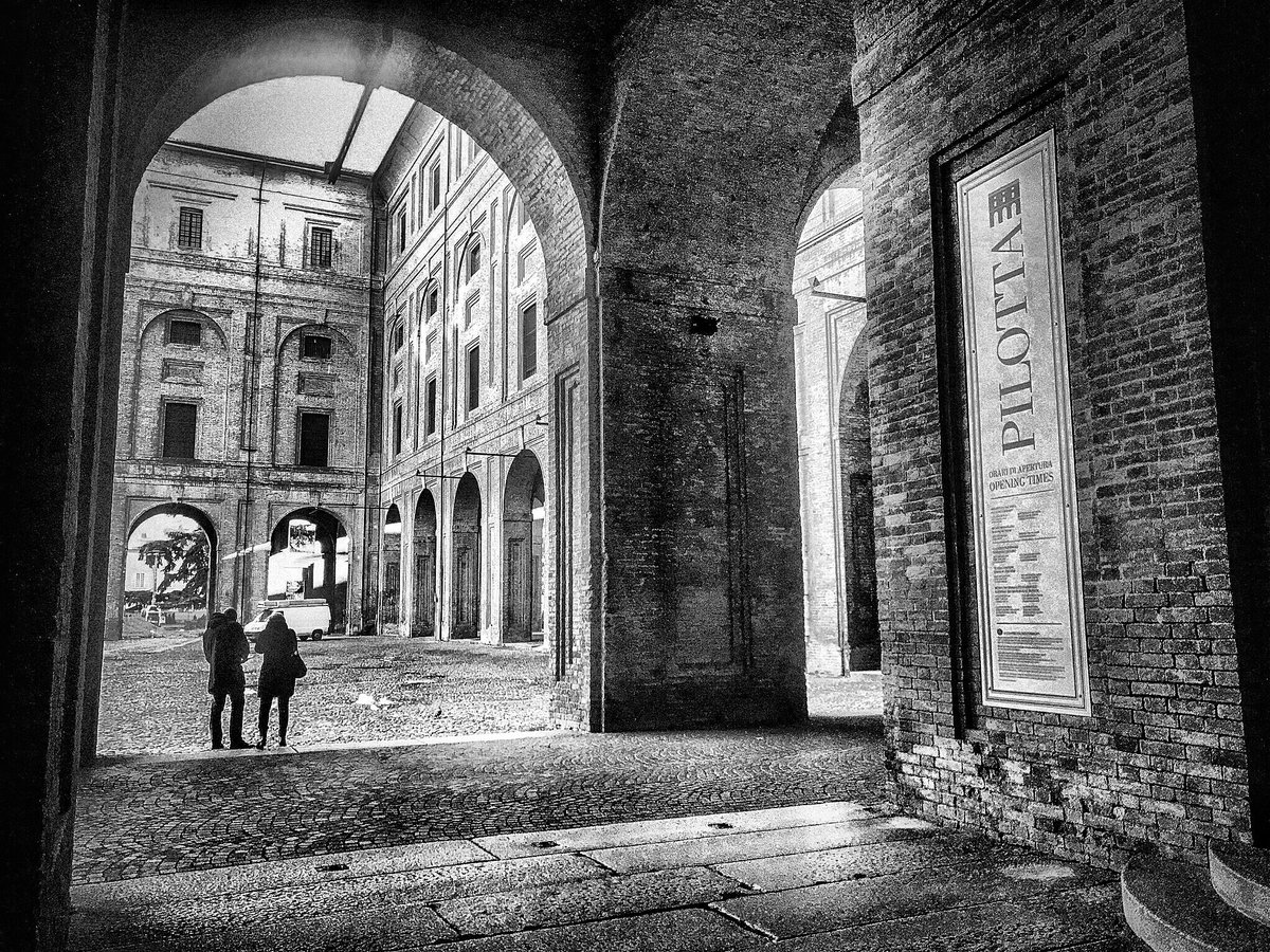 loryferrari3's tweet photo. Palazzo della Pilotta #Parma #parmacity #emiliaromagna #inemilia #pilotta #blackamdwhite #blackandwhitephotography https://t.co/jxfalmxebg