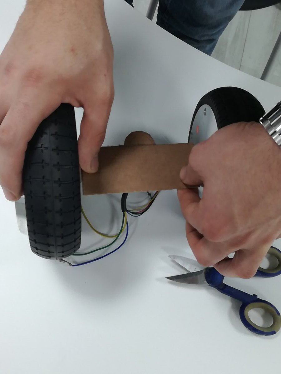 Buenos diassssss
Nueva semana para #karrokit #Emprendimiento <a href="/iestomvalmadrid/">IES Tomas y Valiente</a>