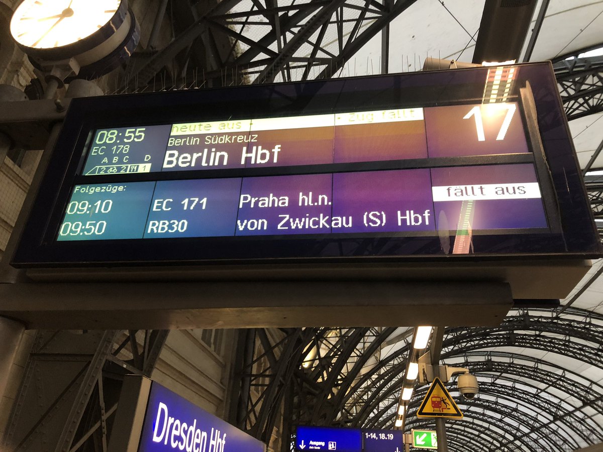 matthijspunter's tweet image. @ids_association no trains @DB_Bahn 🚄 this morning to Berlin, so first some #sharingdataisbetterthanplayingalone on a @FlixBus_DE 🚌 #verspätung