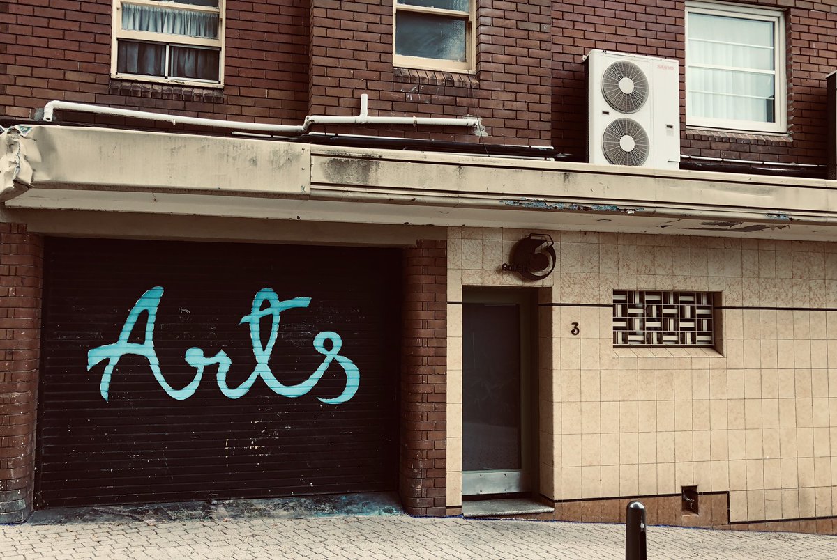 SydneyWords's tweet photo. Arts in #Paddo #streetart #handwritten #iloveSydney #garagedoor https://t.co/qy5A0Xz84g