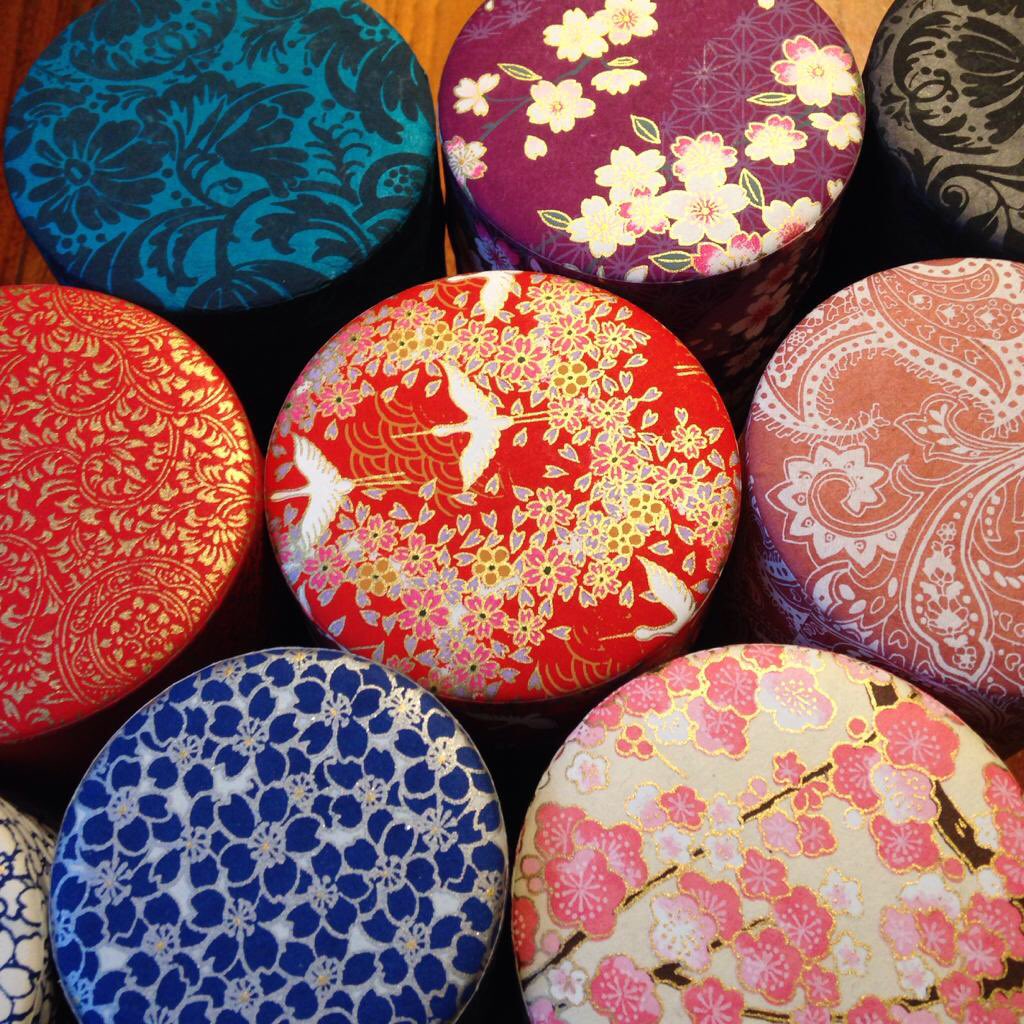roseveartea's tweet photo. Thank you to Bite Magazine for featuring our reuse/refill policy in their Ethical Gift Guide. Why not buy your loved one their favourite tea in one of our colourful tea caddies, save 50p and help them be plastic-free throughout the year... #teaedinburgh #edinburghtea #sustainable https://t.co/i7lETLMOPY