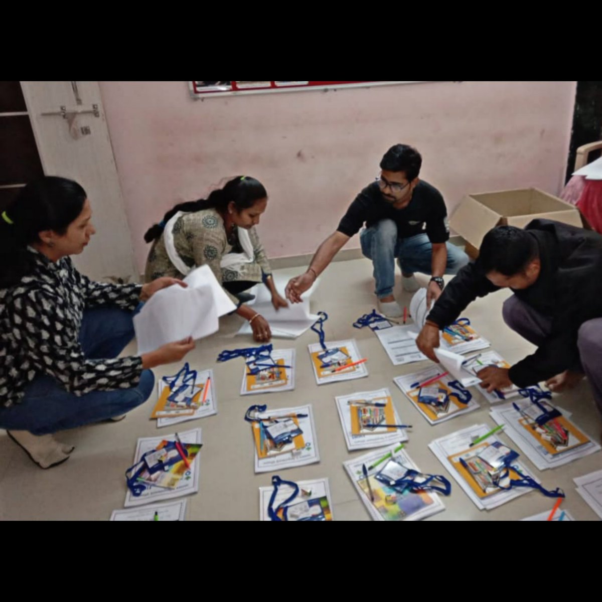 SmdtNgo's tweet photo. #kickstartmonday our @smdt health and nutrition team is today facilitating a three day intensive  training in mokhada #palghar training the on ground team of @aah_india  Infant, Young Child Nutrition.  Here we can see our team preparing for the training over the weekend. https://t.co/rYVCCpJ9hy