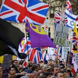 Brexit: Thousands on the streets to oppose Brexit marchers       
 
Read more here -> trendingsnippets.com/US/h/20181210/…
#TommyRobinson, #UKIndependenceParty, #Brexit, #PaulNuttall, #GerardBatten, #NigelFarage, #UnitedKingdom