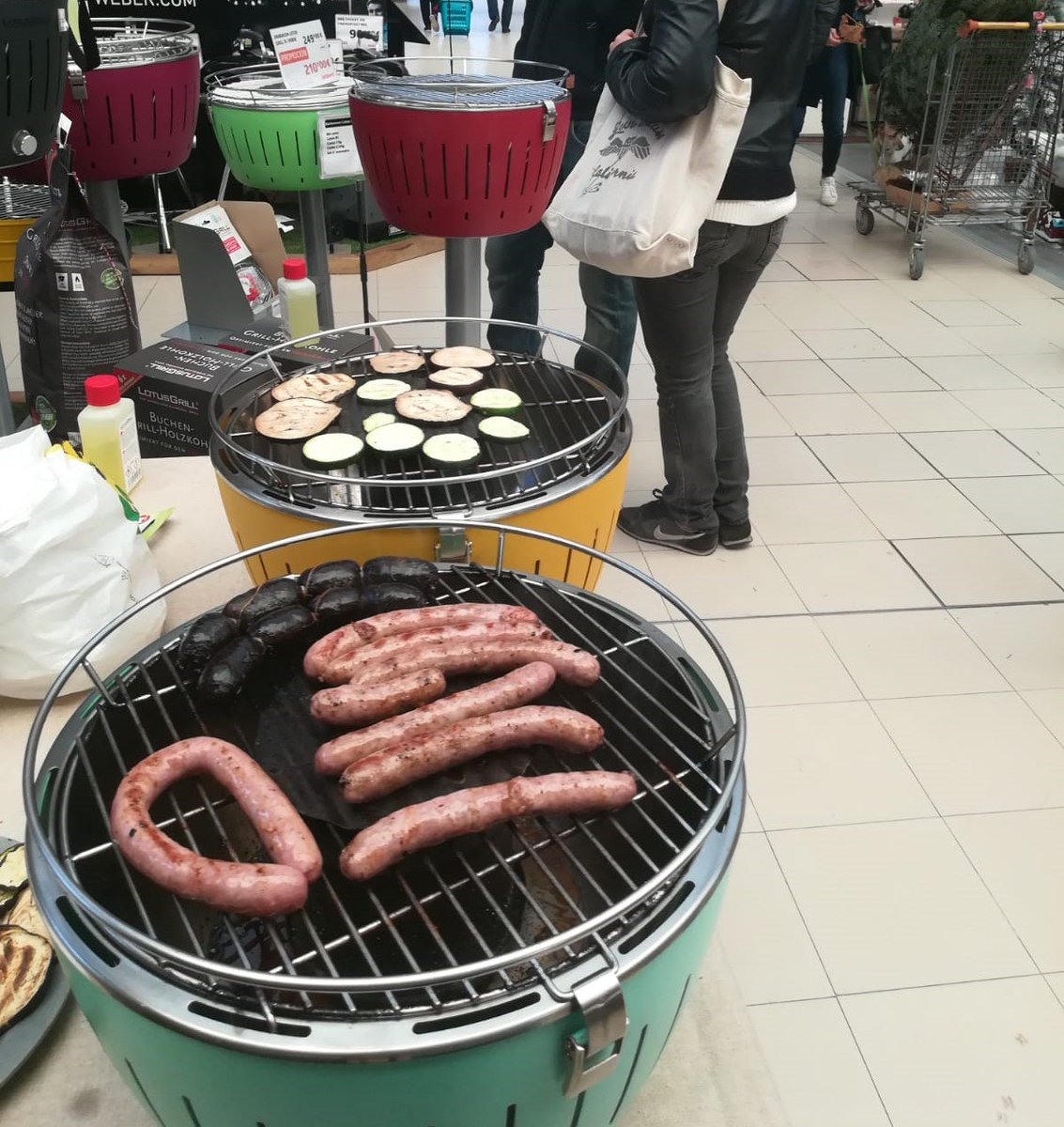 Lotus_Grill's tweet photo. ✔️ Gran jornada con @Jardiland @Jardiland España, S.A. haciendo demostración de #lotusgrill #grill #gourmet #barbacoa https://t.co/V7d6FW4hze