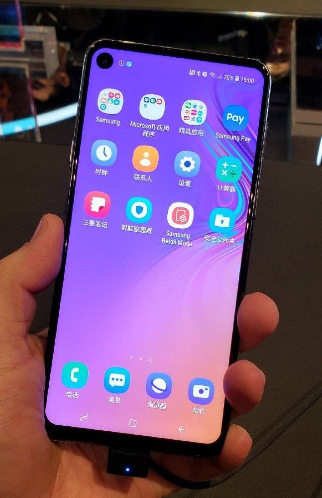 7mdalajmi's tweet image. مواصفات جهاز سامسونج #GalaxyA8s 

شاشة 6.4 انش LCD
معالج Snapdragon 710
كاميرة امامية 24MP
3 كاميرات بالخلف 24MP+5MP+10MP مع تقريب 2X
الرام 8GB والسعة 128GB
3 الوان (اسود واخضر ورمادي)

.