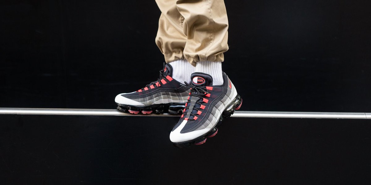nike air vapormax 95 hot red